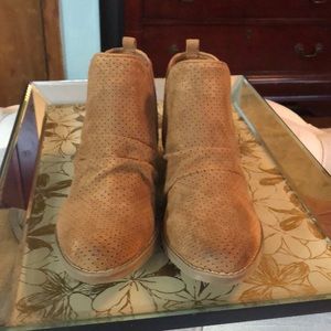 Brand new, never worn report ankle boots.